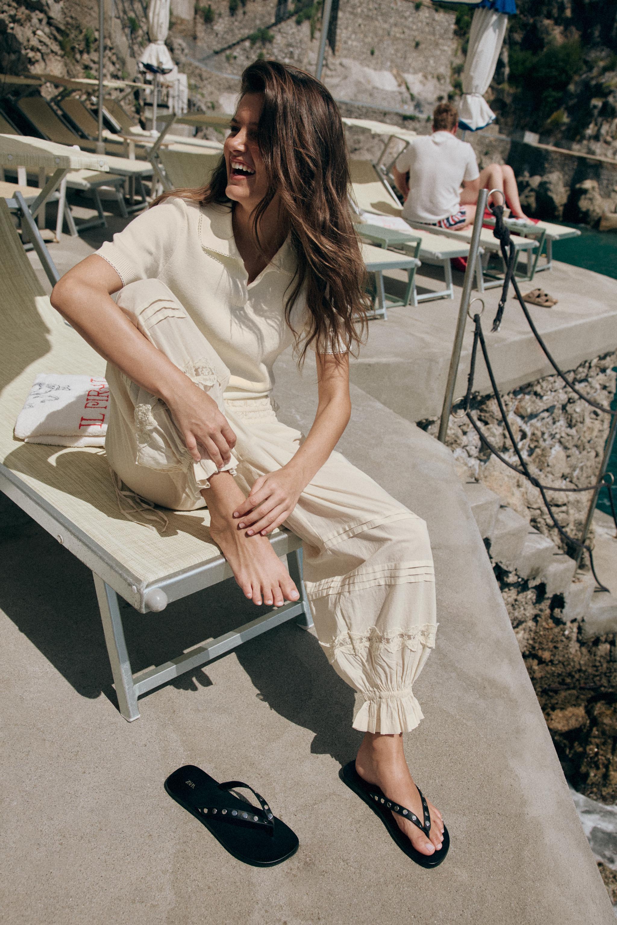 PANTALON BOUFFANT PLISSÉ ET DENTELLE